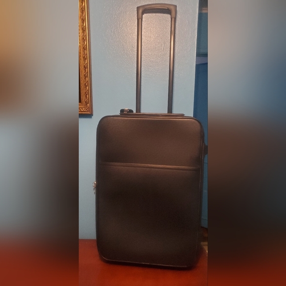 Authentic Louis Vuitton Black Rolling Carry-on - Picture 2 of 13